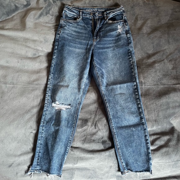 American Eagle Outfitters Denim - AE high waisted distressed mom jeans